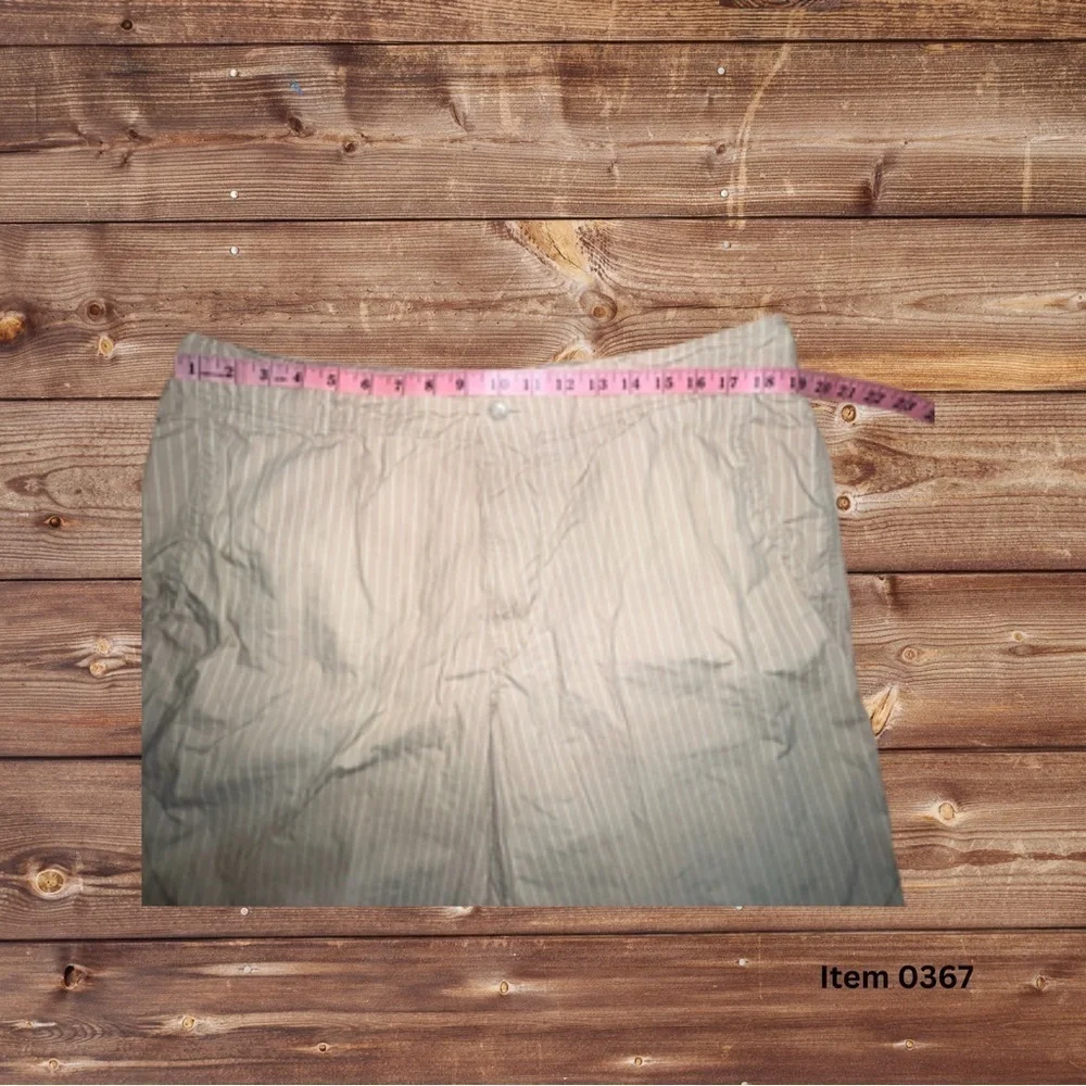 Banana Republic Men’s Striped Shorts - Size 38 - 100% Cotton